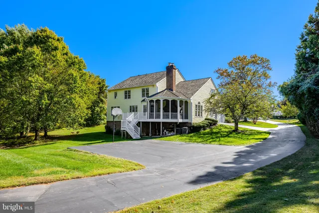 $2,375,000 | 1200 Chadsworth Court, McLean, VA 22102