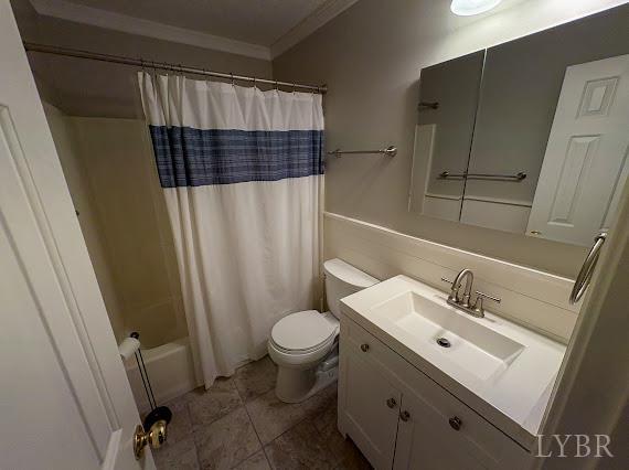 202 Hounds Run Forest, VA 24551 - Photo 20 of 38 a bathroom with a sink toilet and shower