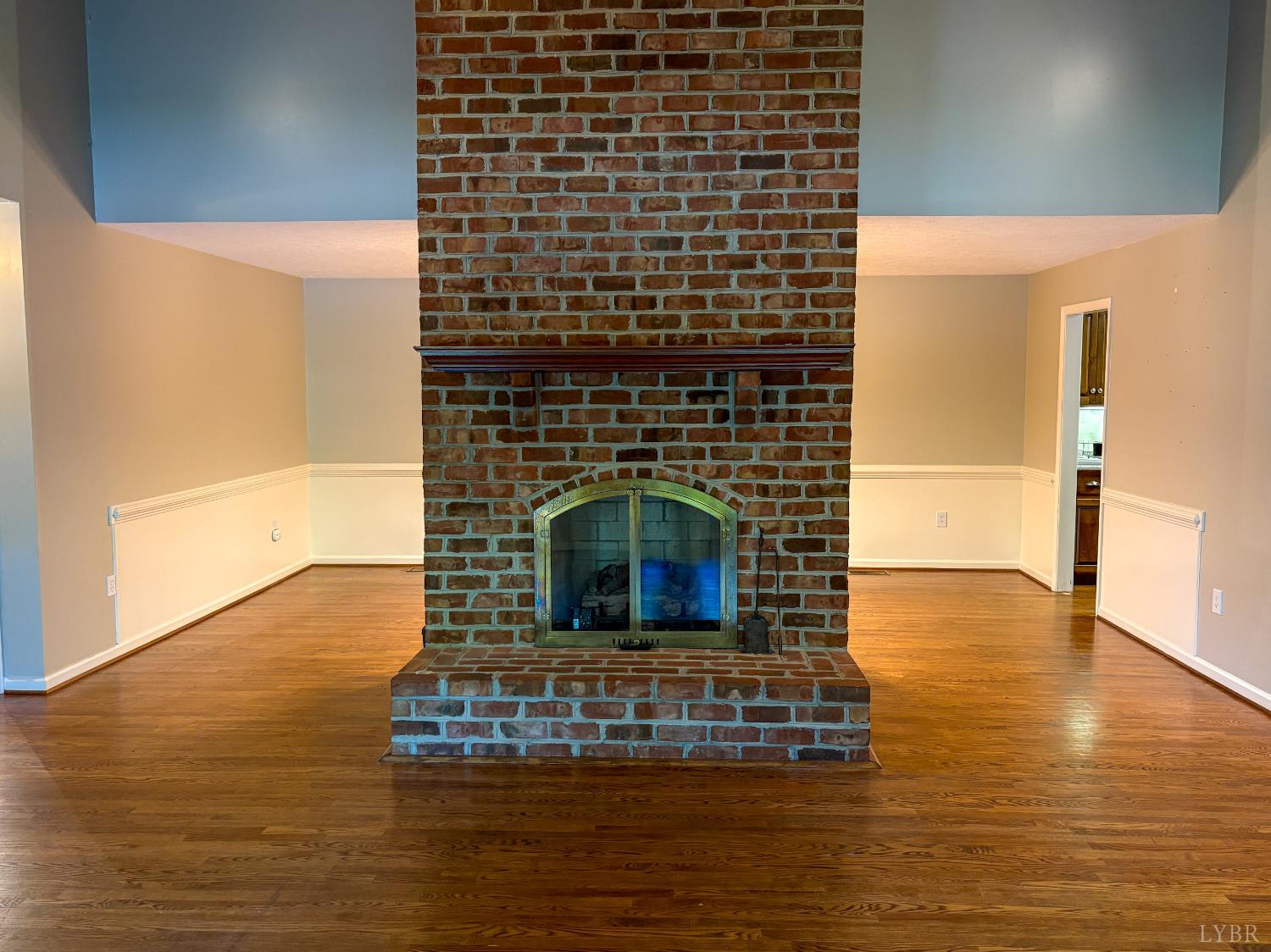 202 Hounds Run Forest, VA 24551 - Photo 5 of 38 a living room with a fireplace