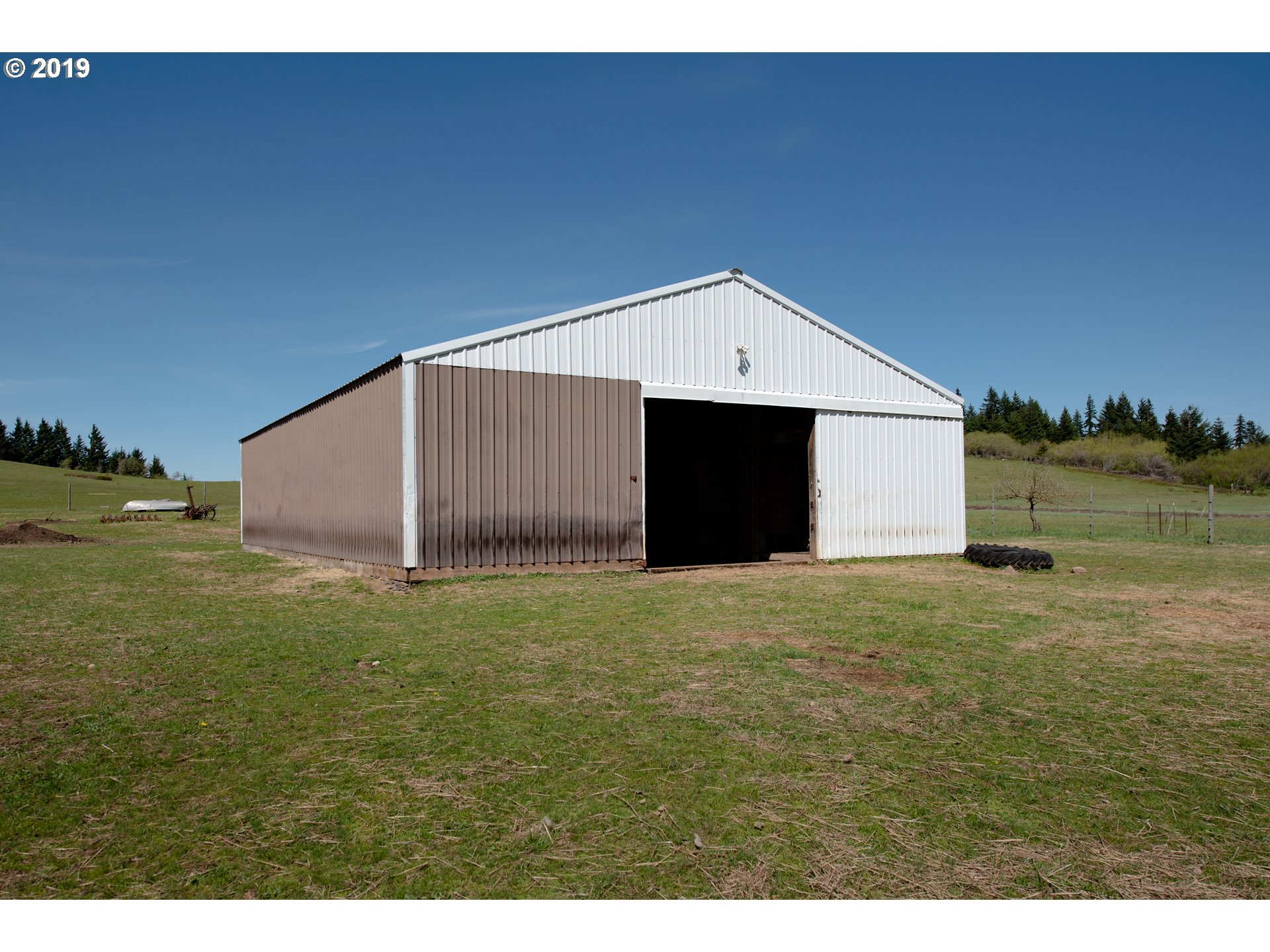 581 Snowden Road White Salmon, WA 98672 - Photo 19 of 27 a backyard of a house