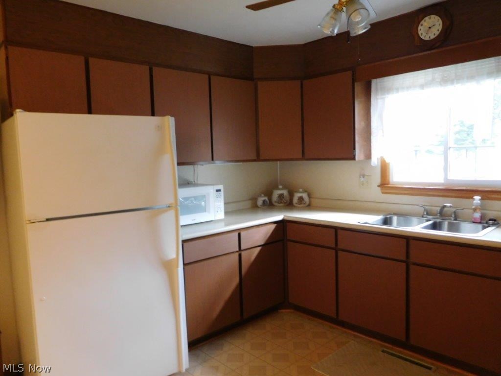 12824 Stonecreek Road Southwest Newcomerstown, OH 43832 - Photo 3 of 33 Gallery Image 3