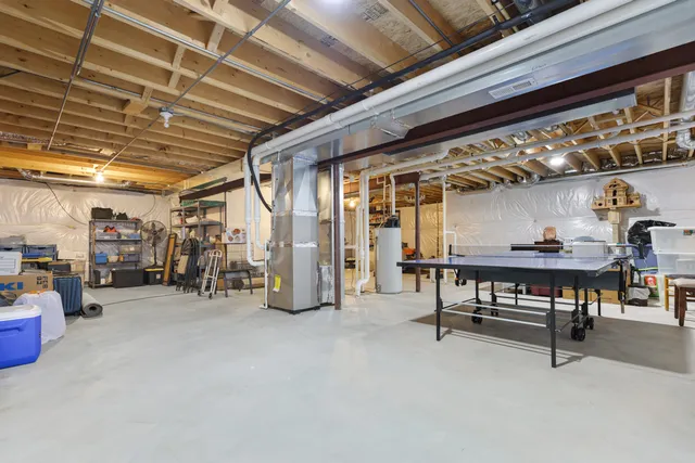 a view of livingroom with furniture