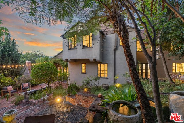 $2,825,000 | 3827 Carnavon Way, Los Angeles, CA 90027