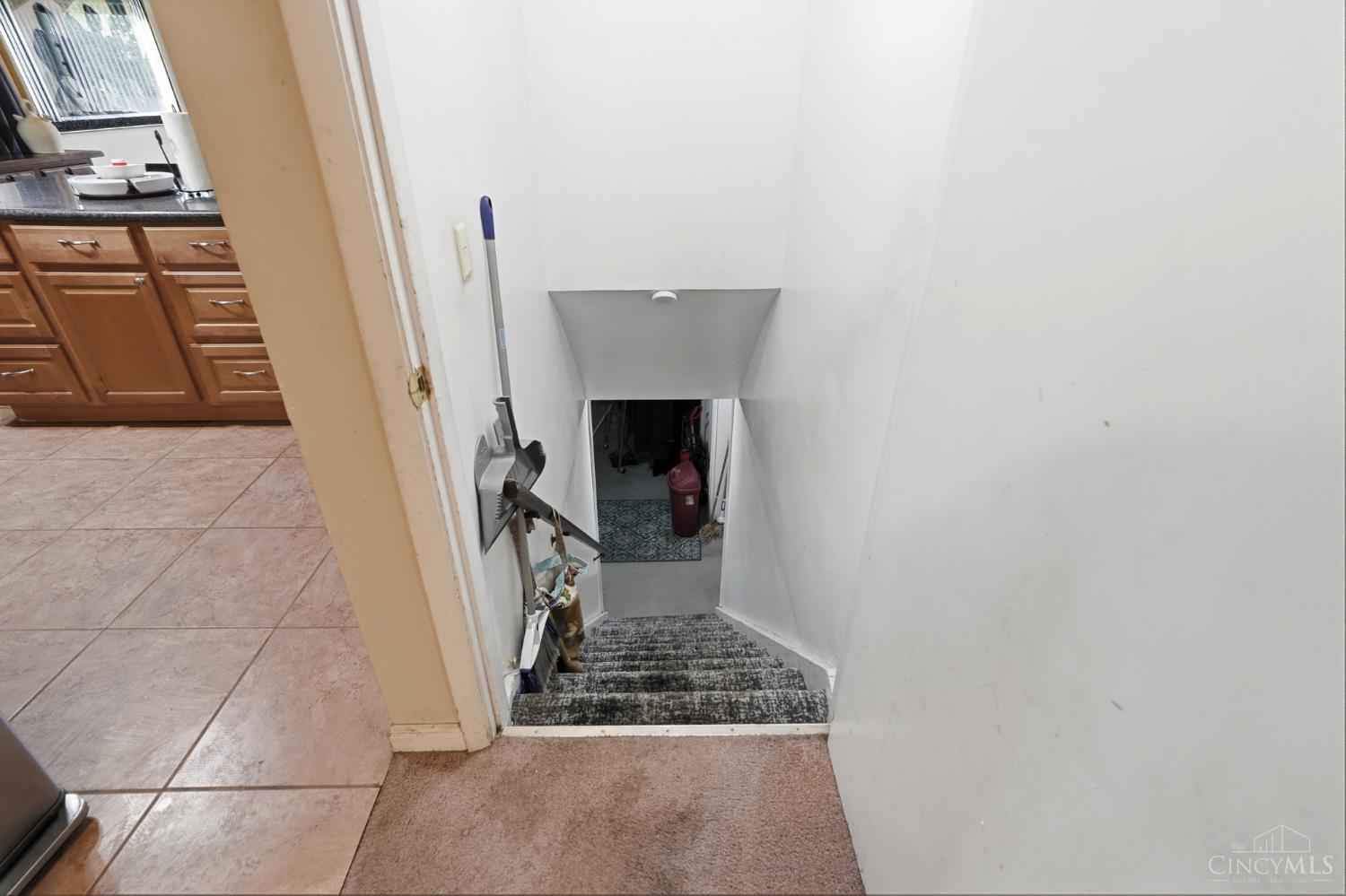 8084 Stillwell Road Cincinnati, OH 45237 - Photo 23 of 53