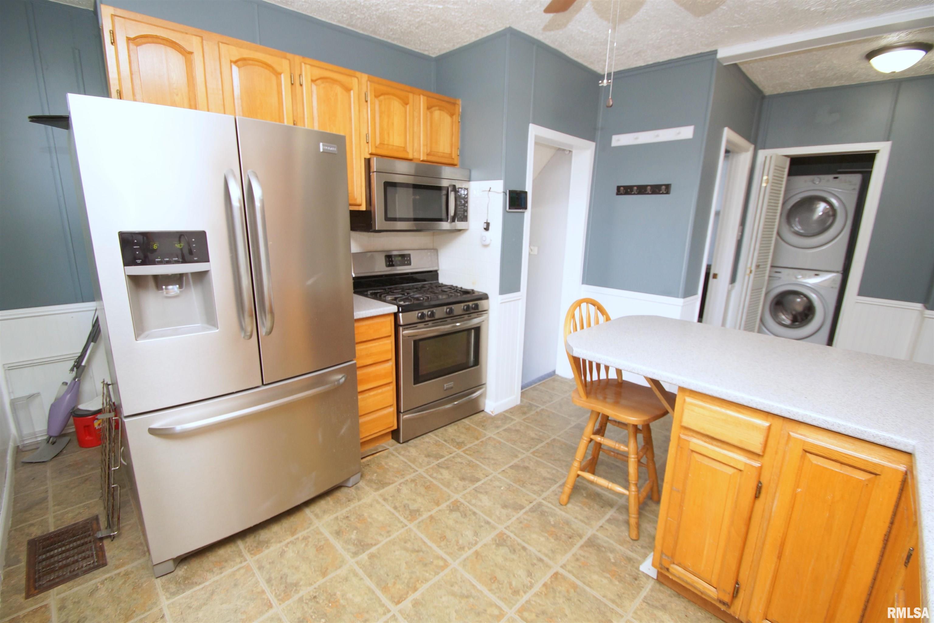 854 South Cody Road Le Claire, IA 52753 - Photo 7 of 16 Gallery Image 7