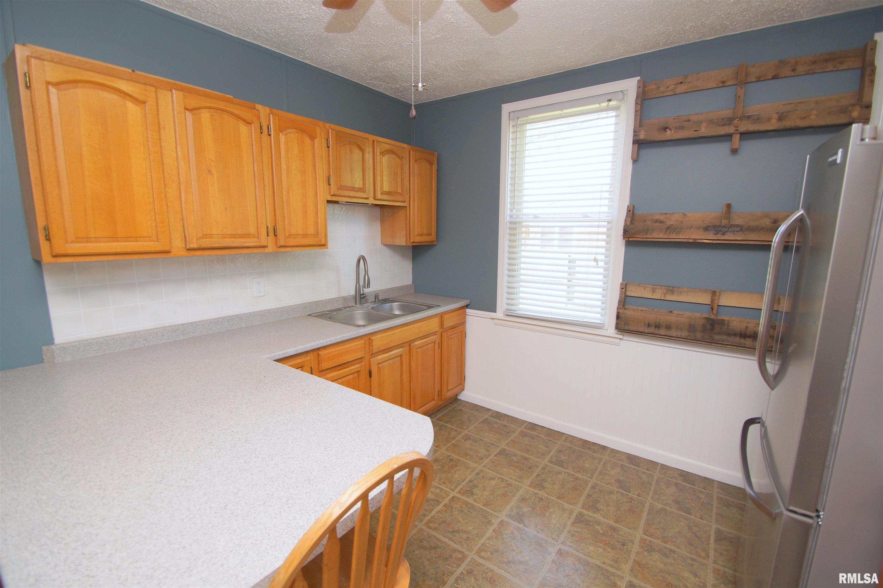 854 South Cody Road Le Claire, IA 52753 - Photo 8 of 16 Gallery Image 8