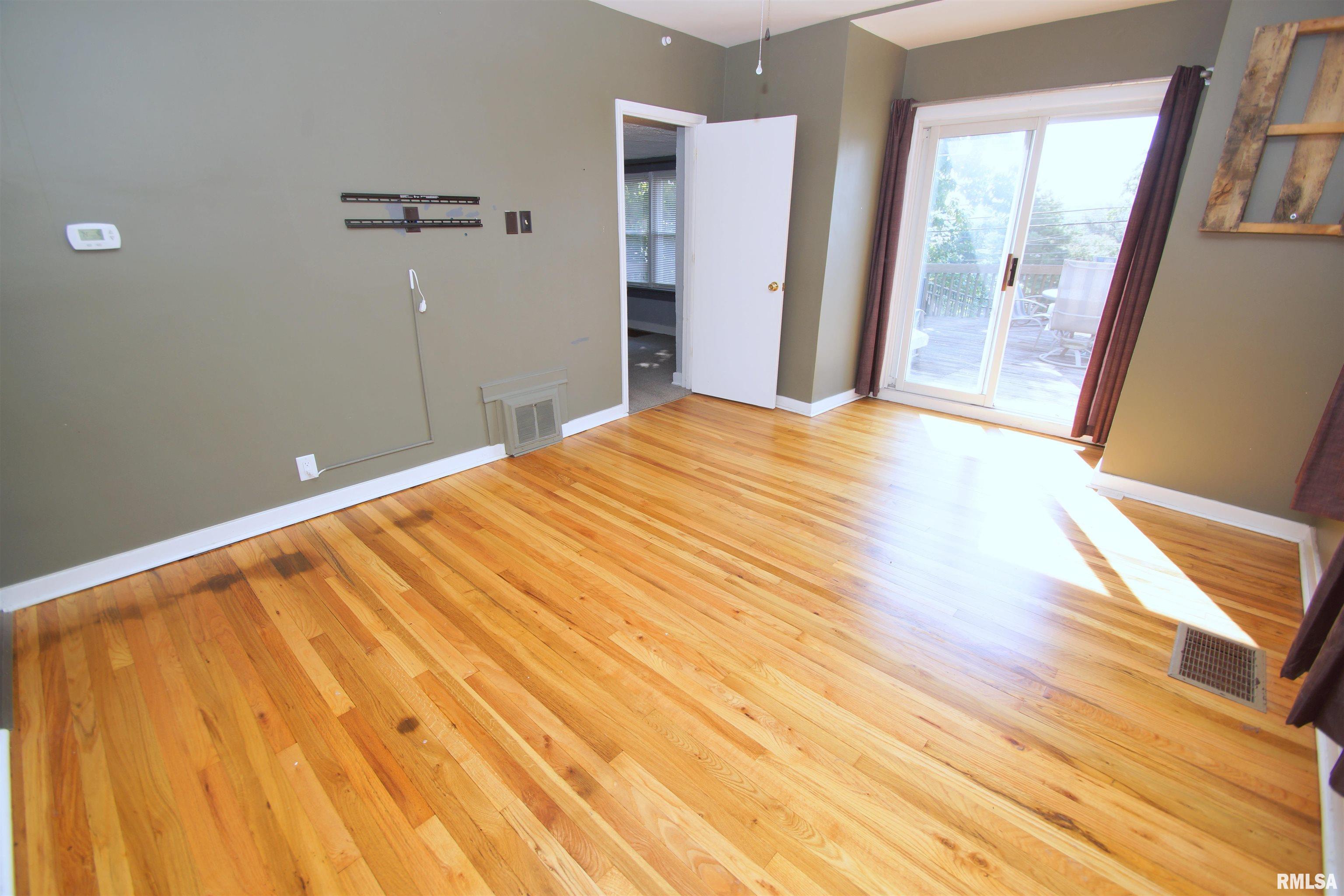 854 South Cody Road Le Claire, IA 52753 - Photo 9 of 16 Gallery Image 9