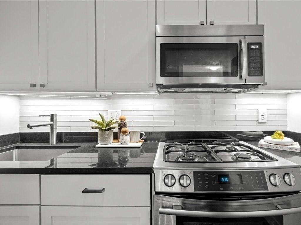 65 East India Row, Unit 33A Boston, MA 02110 - Photo 13 of 36