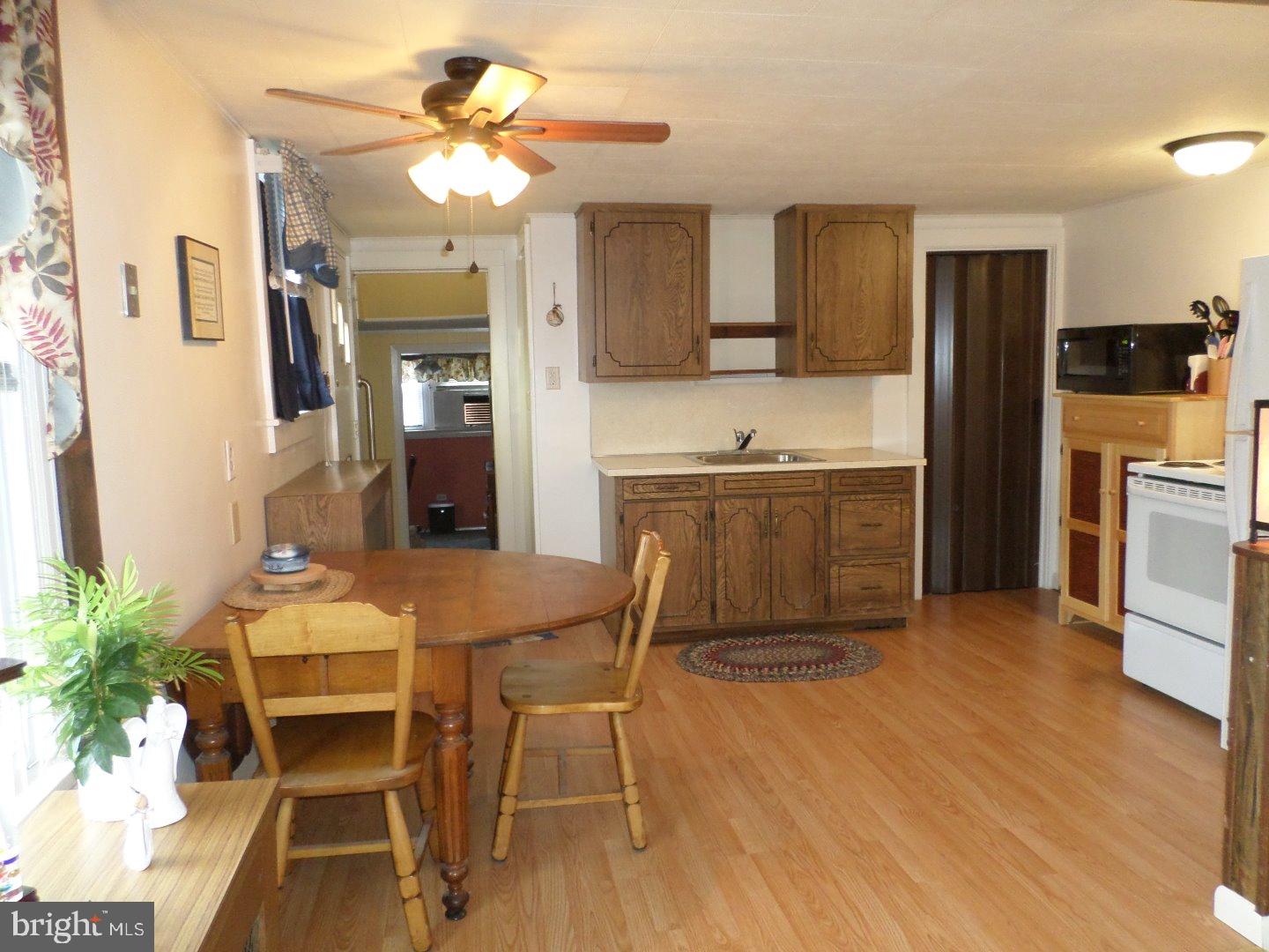 47 Daniels Avenue Reading, PA 19607 - Photo 6 of 18 Kitchen