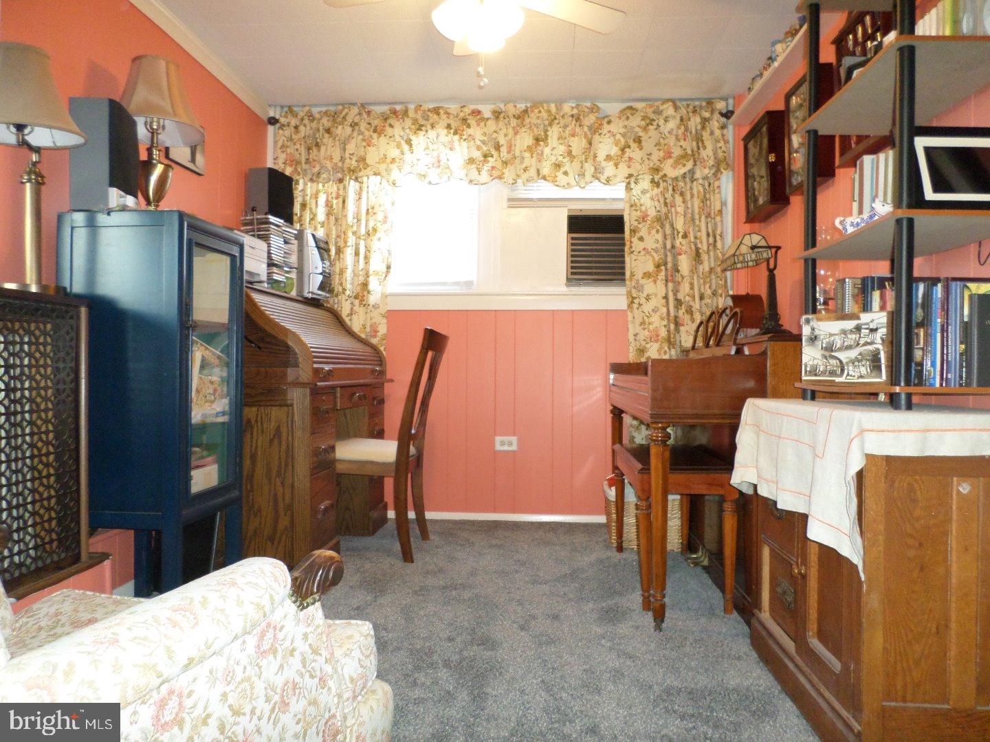 47 Daniels Avenue Reading, PA 19607 - Photo 10 of 18 Office / Study