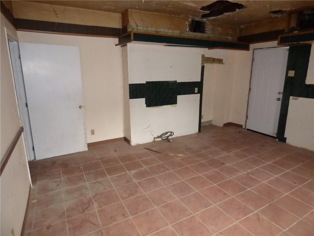 911 Amherst Street Pittsburgh, PA 15220 - Photo 15 of 36 a view of a utility room