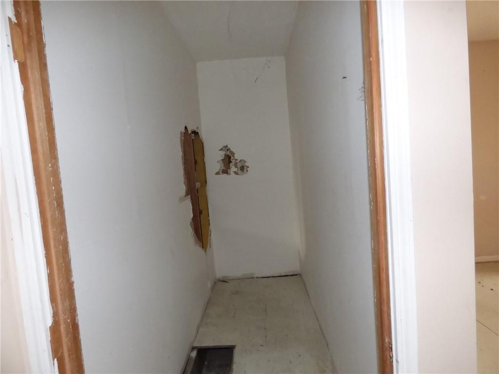 911 Amherst Street Pittsburgh, PA 15220 - Photo 26 of 36 a view of hallway with stairs