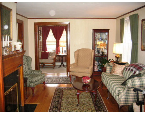 3 Valentine Road Framingham, MA 01702 - Photo 4 of 15 Gallery Image 4