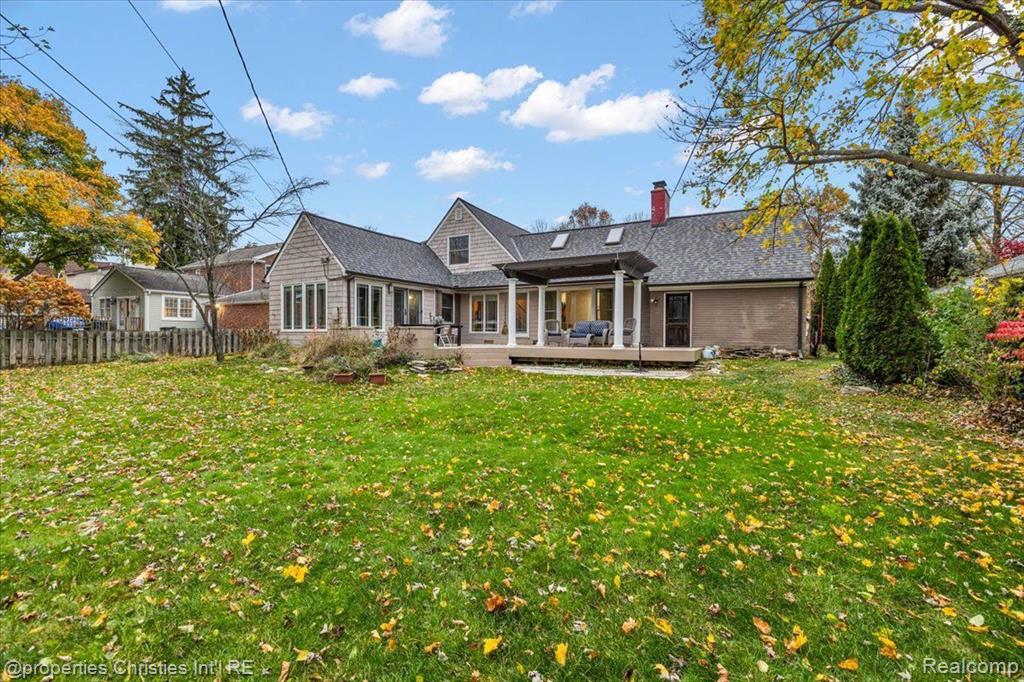 1648 Yorkshire Road Birmingham, MI 48009 - Photo 40 of 45