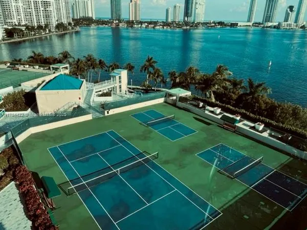 $4,700 | 3370 Hidden Bay Drive, Unit 712, Aventura, FL 33180