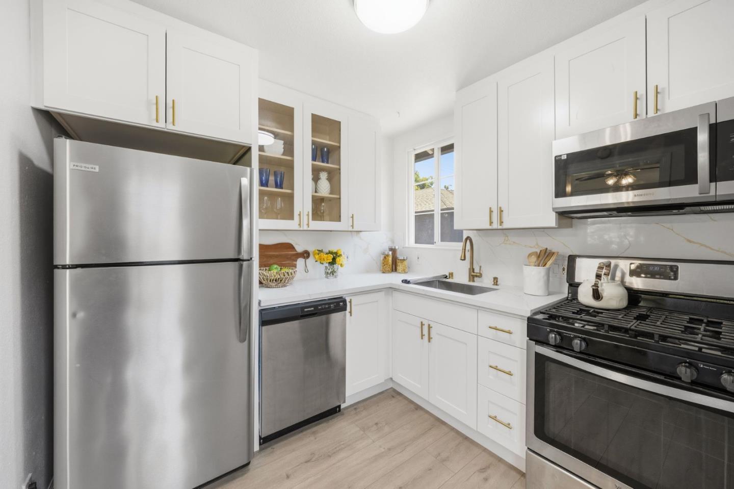 545 Rollins Road Burlingame, CA 94010 - Photo 9 of 38