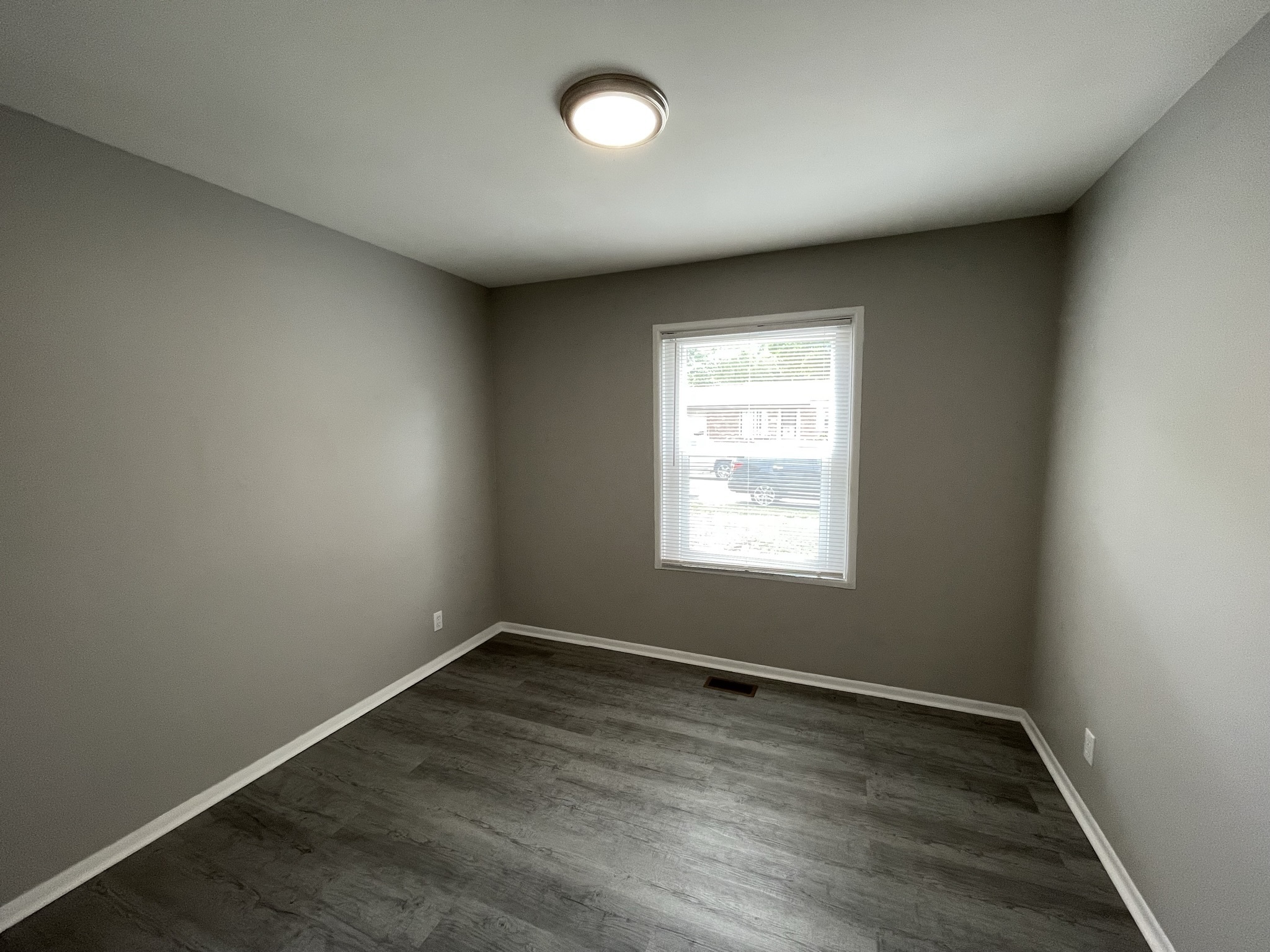 3721 Richelieu Road Indianapolis, IN 46226 - Photo 13 of 18 Gallery Image 13