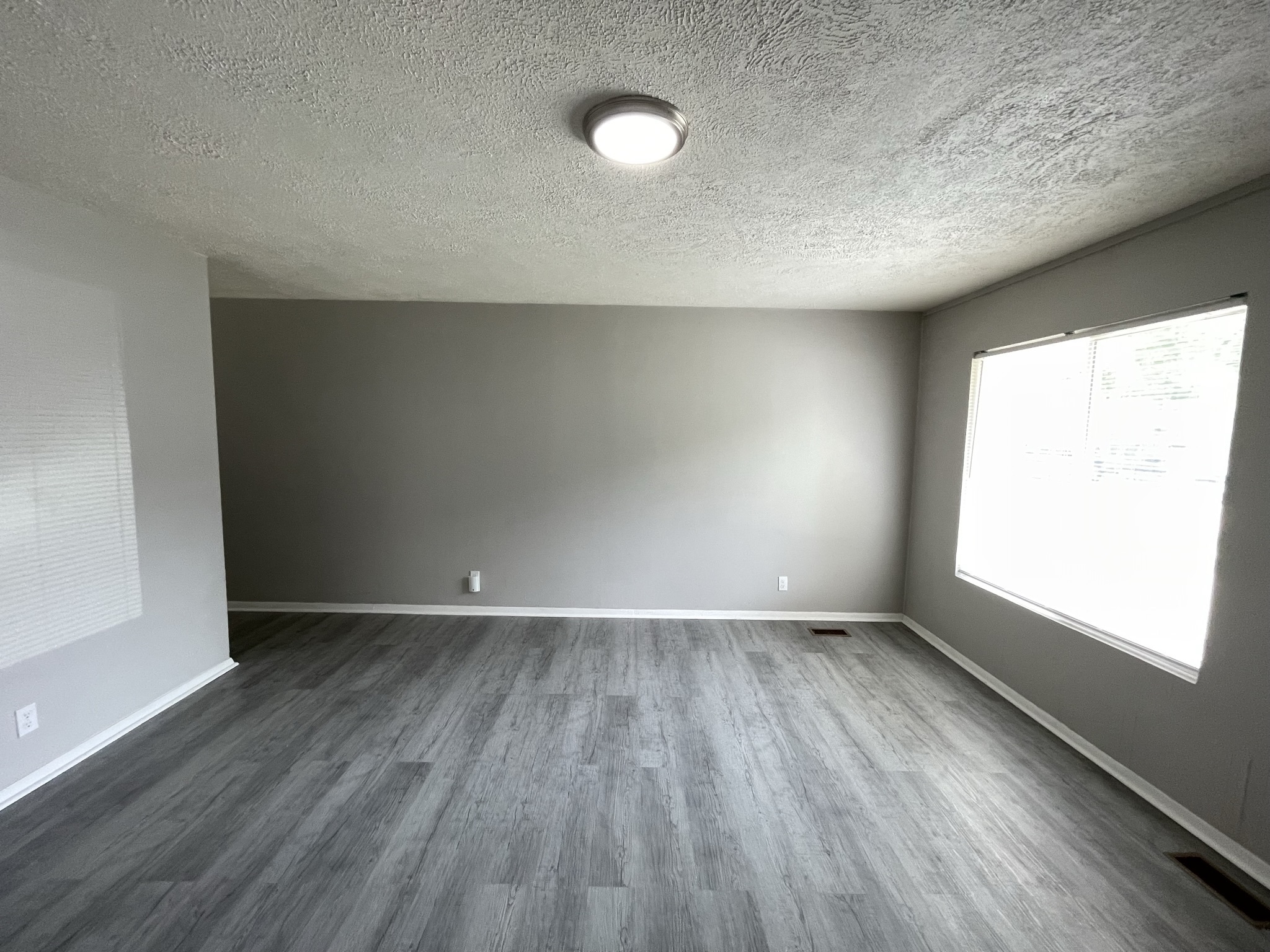 3721 Richelieu Road Indianapolis, IN 46226 - Photo 2 of 18 Gallery Image 2