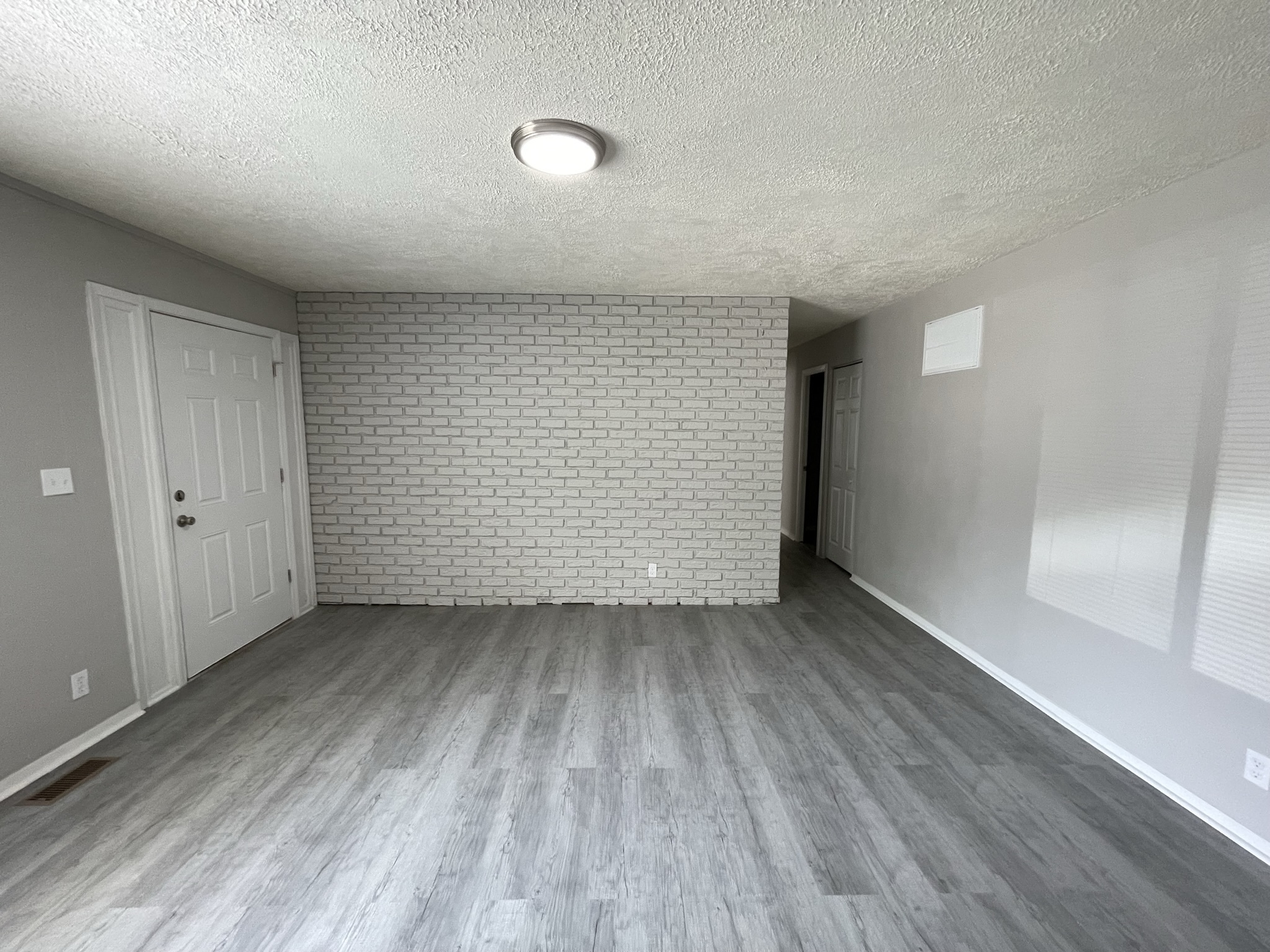 3721 Richelieu Road Indianapolis, IN 46226 - Photo 3 of 18 Gallery Image 3