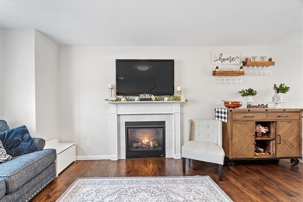 11 Riley Road, Unit 11 Tyngsboro, MA 01879 - Photo 3 of 36 Gallery Image 3