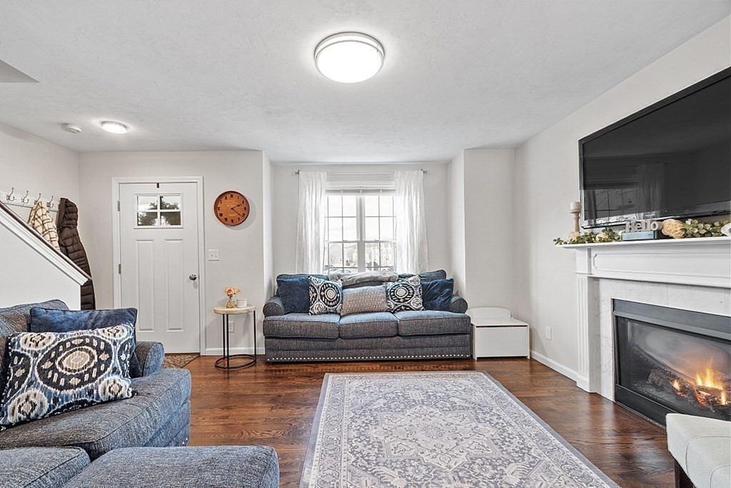 11 Riley Road, Unit 11 Tyngsboro, MA 01879 - Photo 4 of 36 Gallery Image 4