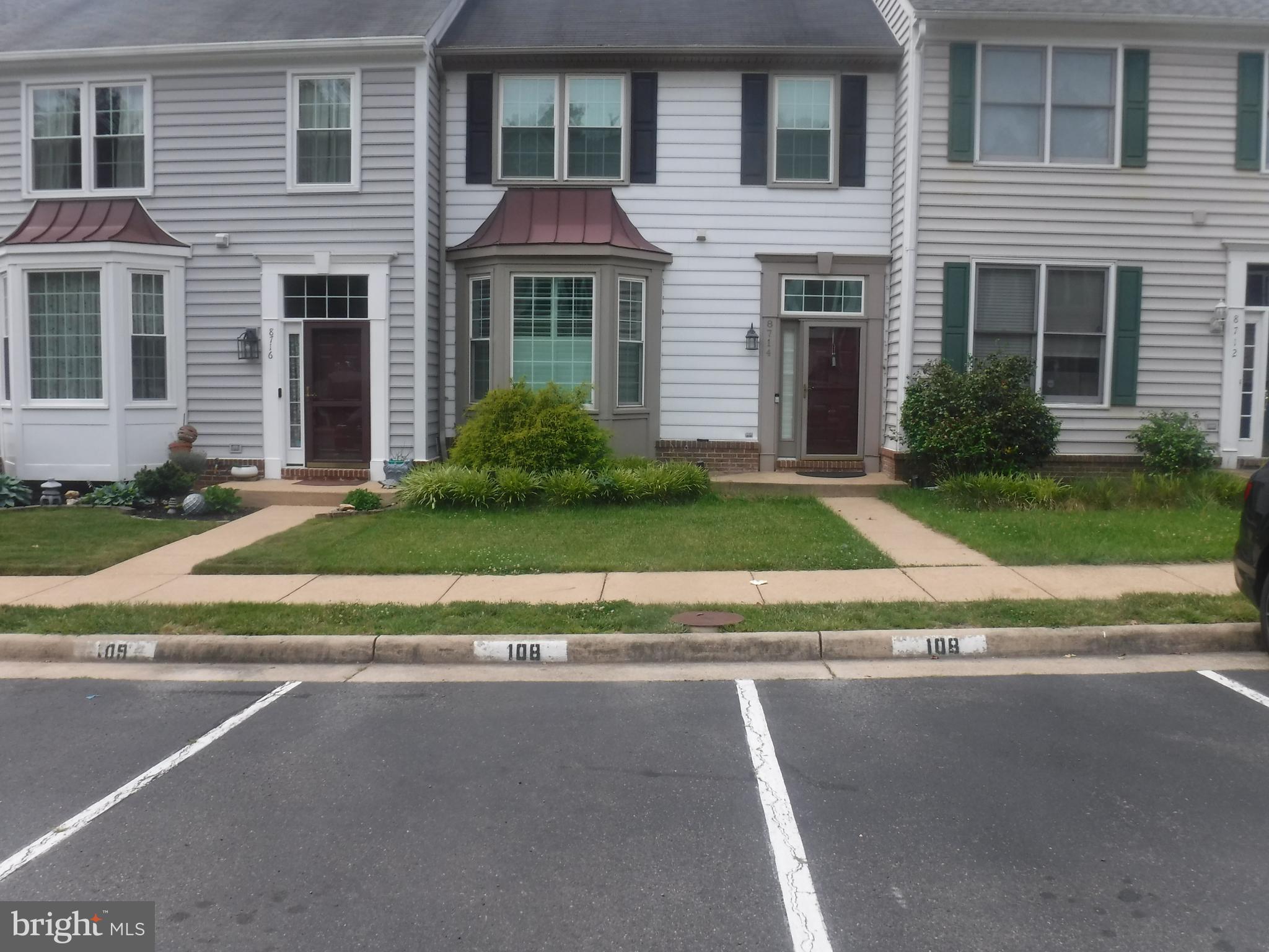 8714 Wadebrook Terrace Springfield, VA 22153 - Photo 2 of 35 Exterior Front