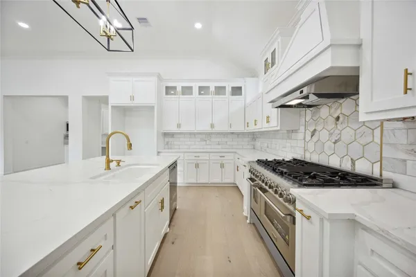 $549,900 | 16015 Bridges Fairway Lane, Houston, TX 77068