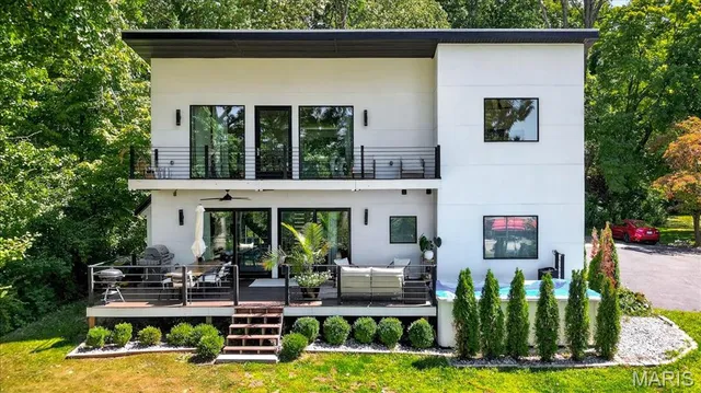 $895,000 | 2510 North 89th Street, Caseyville, IL 62232