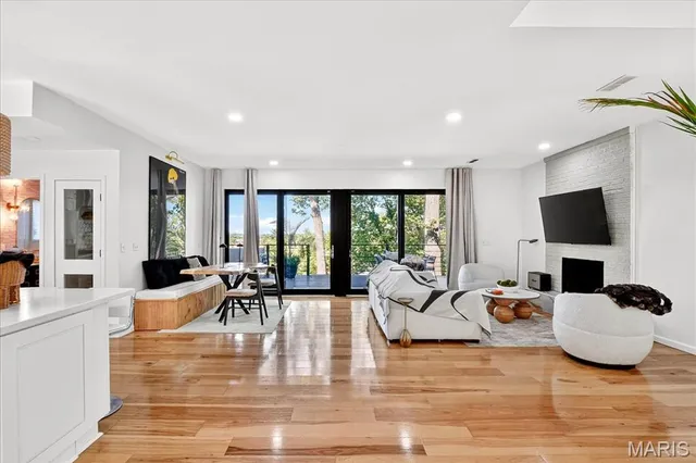 $895,000 | 2510 North 89th Street, Caseyville, IL 62232