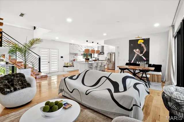 $895,000 | 2510 North 89th Street, Caseyville, IL 62232