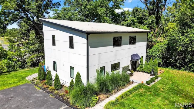 $895,000 | 2510 North 89th Street, Caseyville, IL 62232