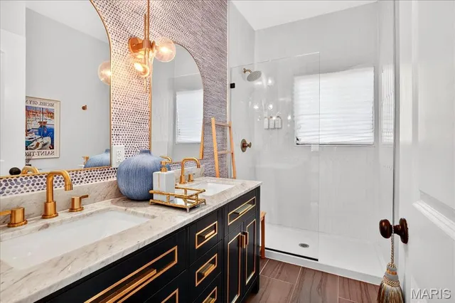 $895,000 | 2510 North 89th Street, Caseyville, IL 62232