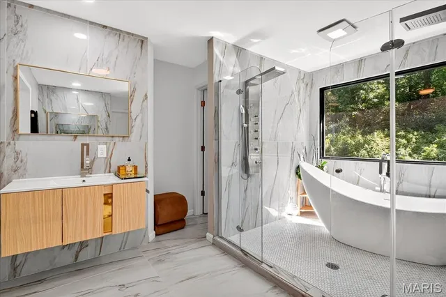 $895,000 | 2510 North 89th Street, Caseyville, IL 62232