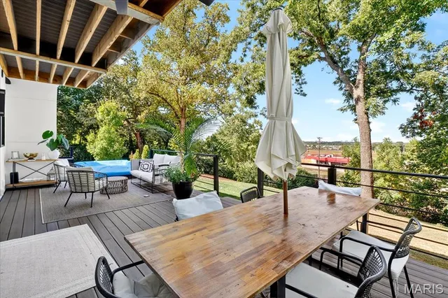 $895,000 | 2510 North 89th Street, Caseyville, IL 62232