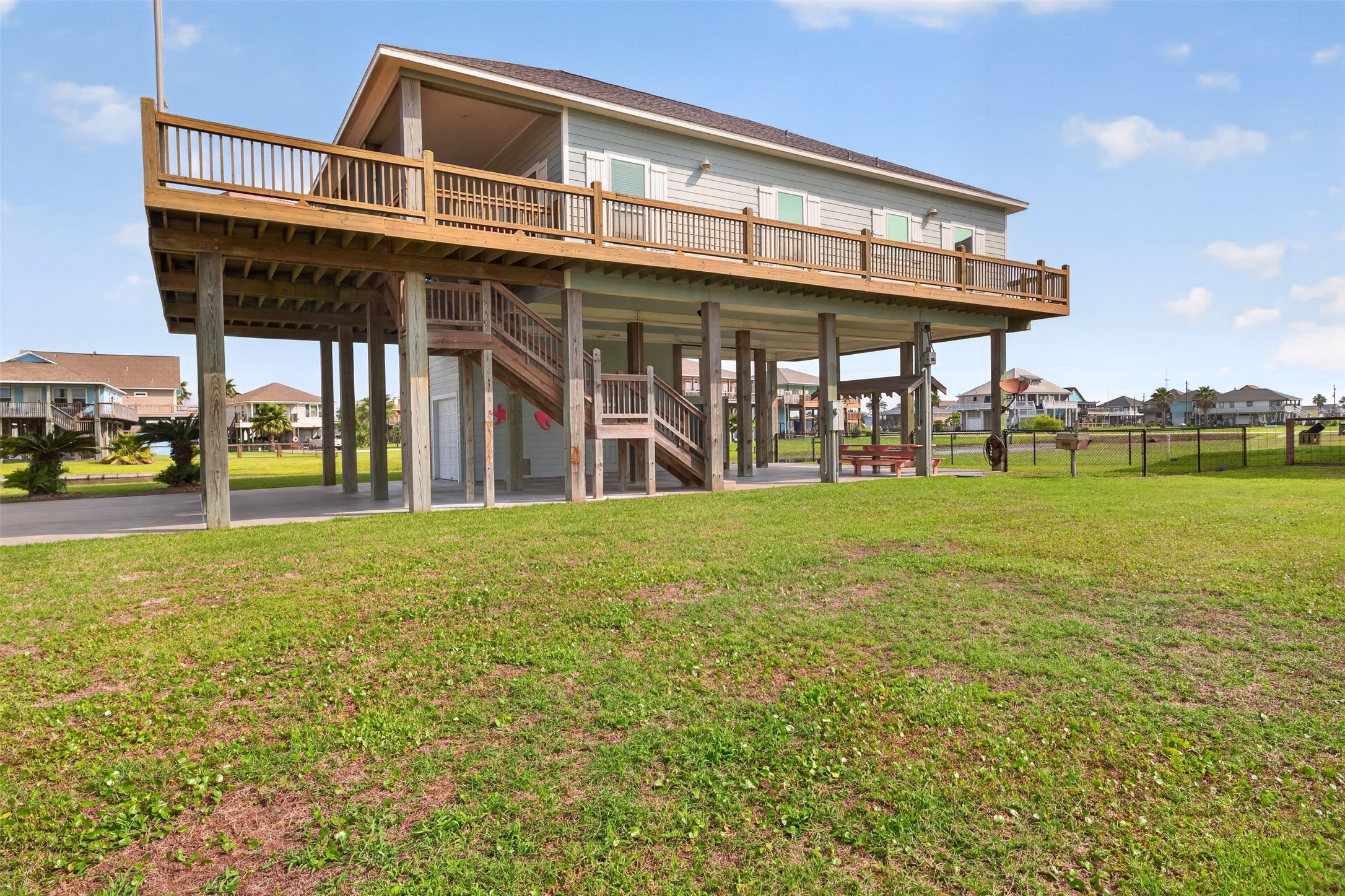 844 Eastview Crystal Beach, TX 77650 - Photo 39 of 41 South Side of Home