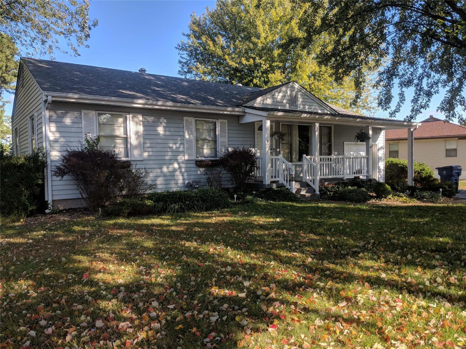 129 Susan Road St. Louis, MO 63129 - Photo 2 of 17 Gallery Image 2
