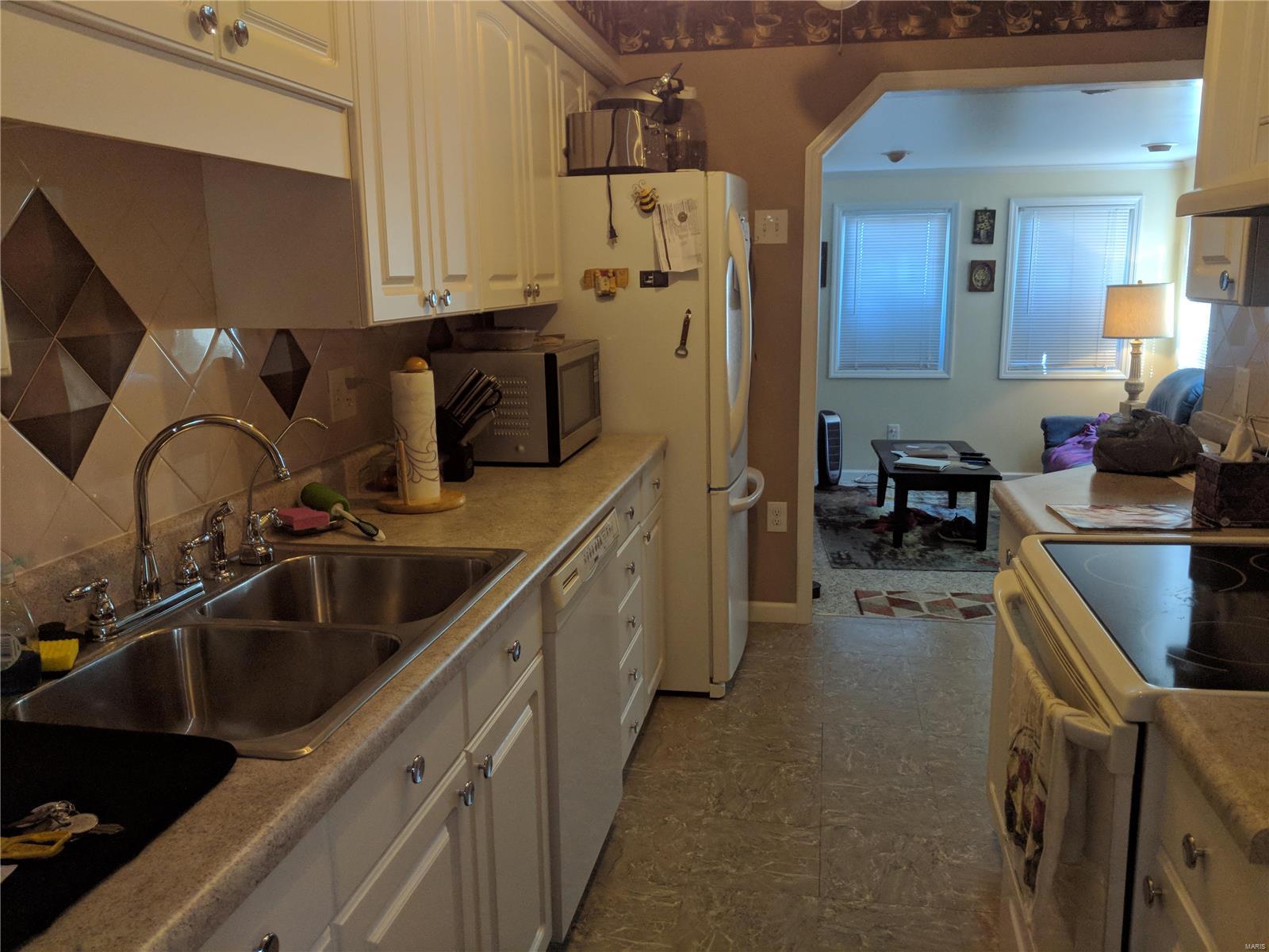 129 Susan Road St. Louis, MO 63129 - Photo 7 of 17 Gallery Image 7