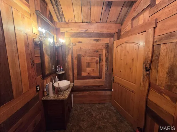 $279,000 | 8 Highway 146, Golconda, IL 62938