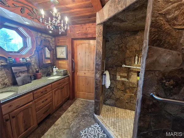 $279,000 | 8 Highway 146, Golconda, IL 62938