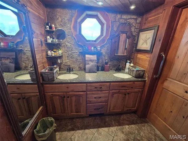 $279,000 | 8 Highway 146, Golconda, IL 62938