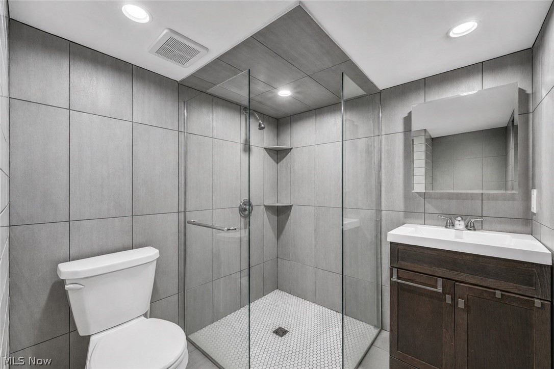 1511 Center Road Hinckley, OH 44233 - Photo 12 of 50 Gallery Image 12