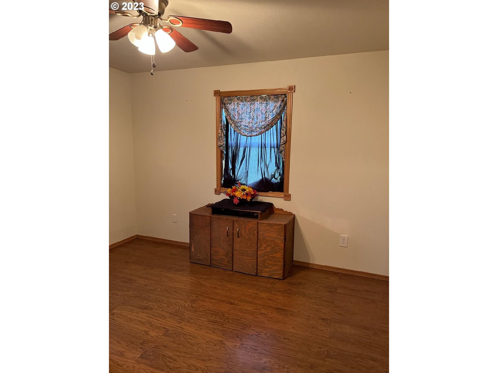 75531 Robinson Road Elgin, OR 97827 - Photo 13 of 26 Bedroom
