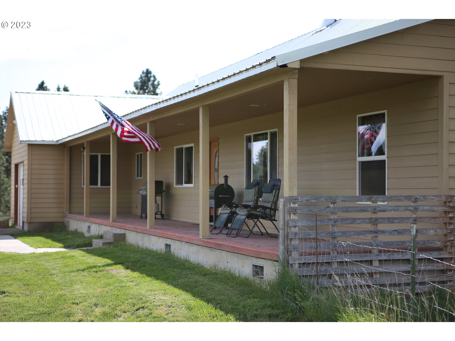 75531 Robinson Road Elgin, OR 97827 - Photo 2 of 26 Porch