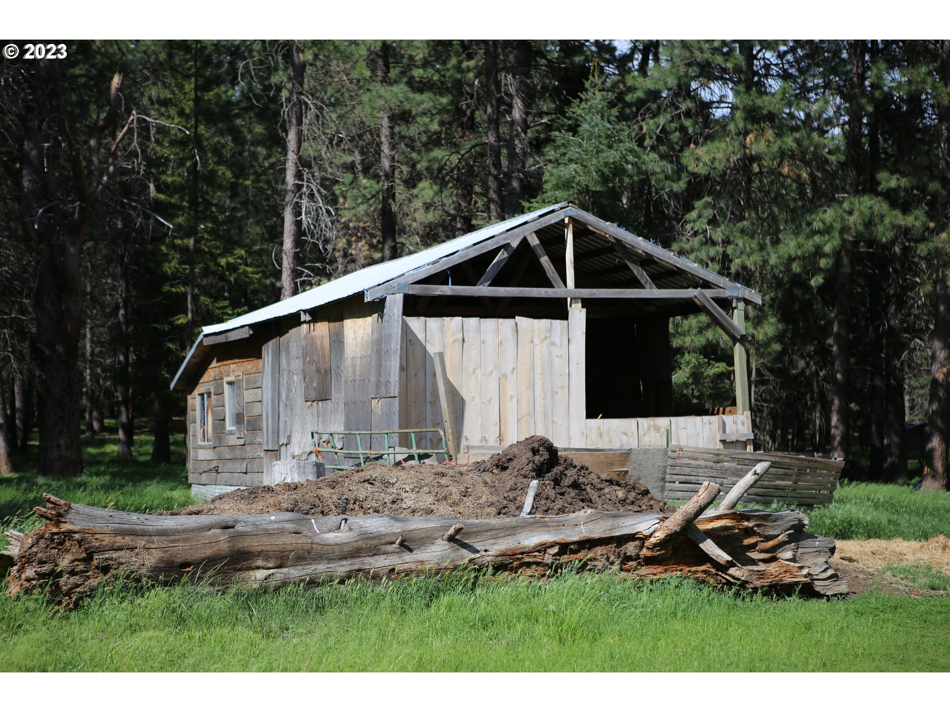 75531 Robinson Road Elgin, OR 97827 - Photo 24 of 26 Barn
