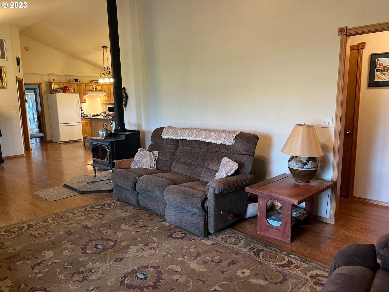 75531 Robinson Road Elgin, OR 97827 - Photo 5 of 26 Living Room