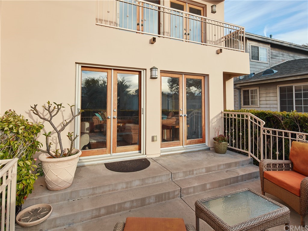 210 Whiting Street, Unit C El Segundo, CA 90245 - Photo 10 of 27 a view of a balcony with chairs