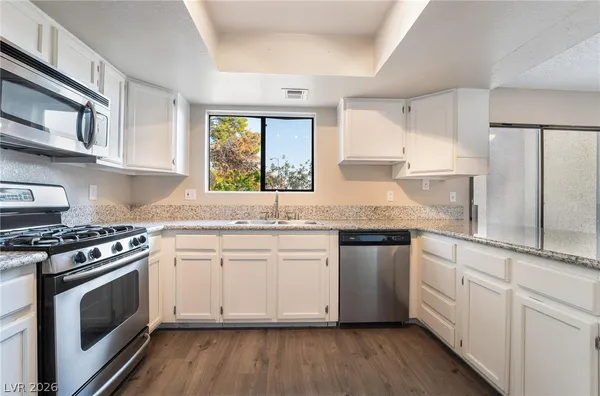 $1,650 | 3929 South Torrey Pines Drive, Las Vegas, NV 89103