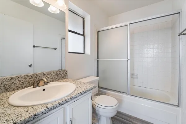 $1,650 | 3929 South Torrey Pines Drive, Las Vegas, NV 89103