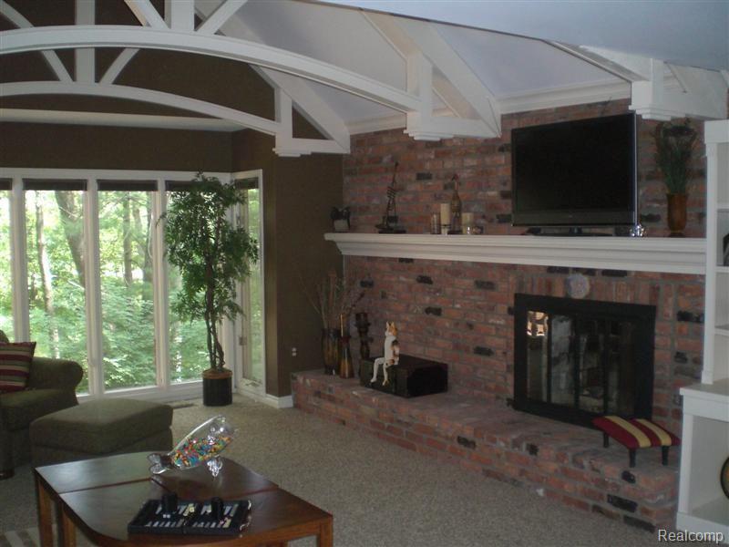 1862 Bromley Lane Rochester, MI 48306 - Photo 8 of 19 Great Room