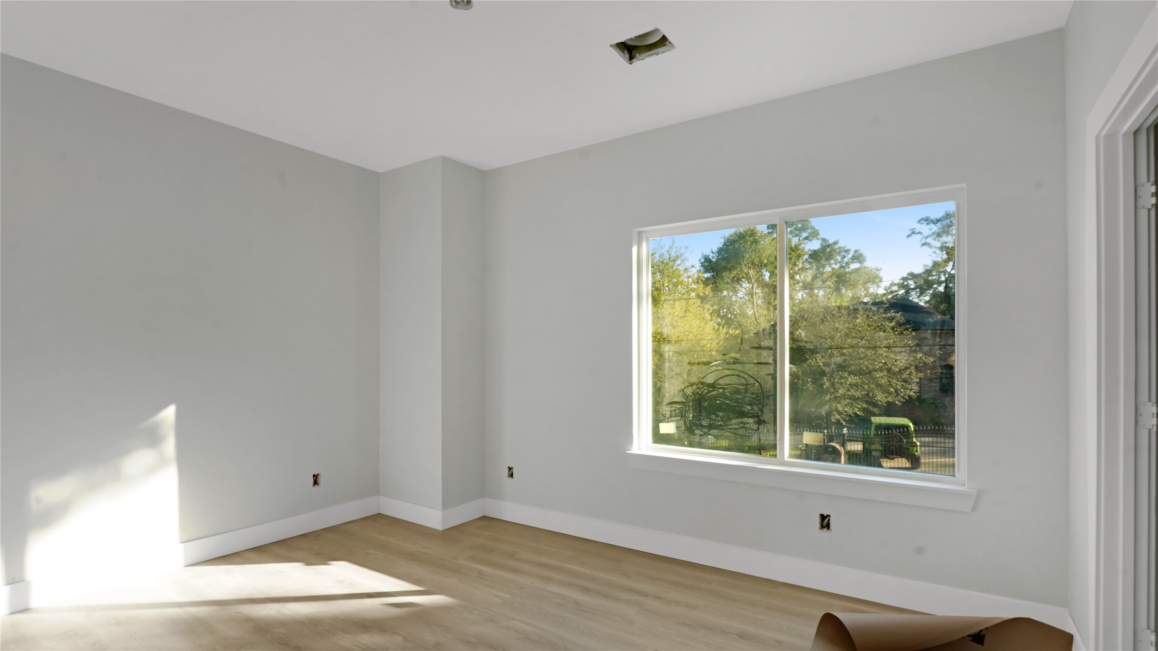 1313 Knight Street, Unit 2 Houston, TX 77022 - Photo 4 of 6 a view of empty room with window